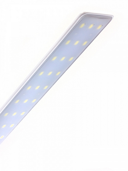 Светильник настольный Artstyle TL-305W Led диммир. 9Вт белый